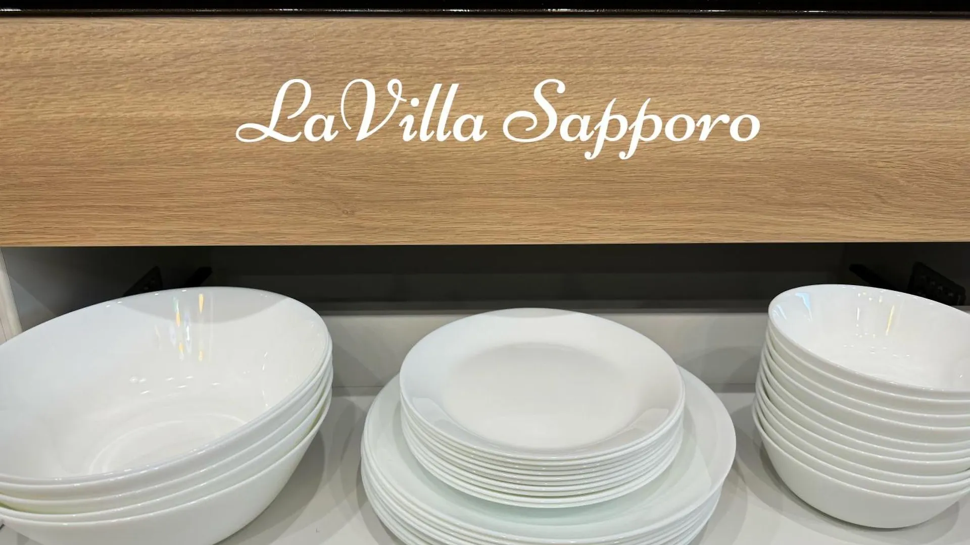 Lavilla Sapporo 新築一軒家 Minami-Dzsúicsidzsó 0*,  Japán